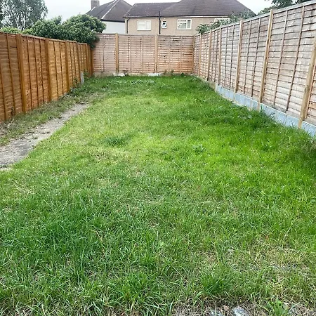 Cosy Private Flat In London, Free Parking On Premise Apartment Carshalton Exterior photo