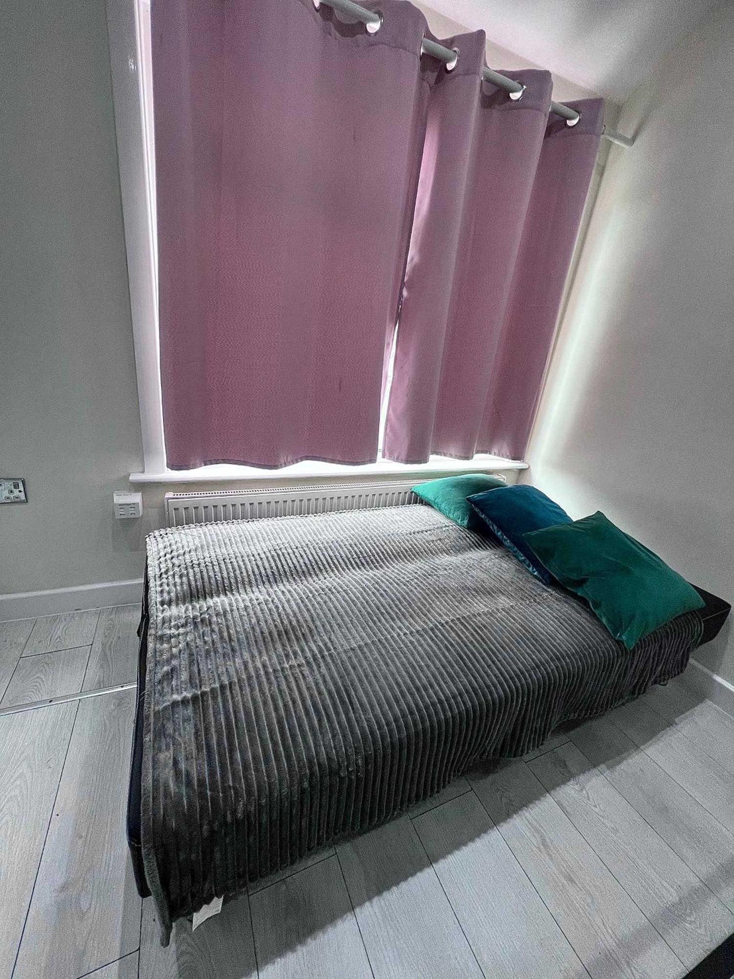 Apartment Cosy Private Flat In London, Free Parking On Premise